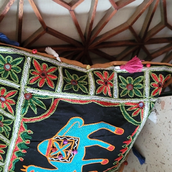 NEW BO HO TASSEL EMBROIDERED MULTI HANDBAG UNIQUE - Picture 5 of 16